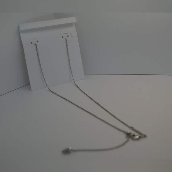 Kendra Scott: Elisa Open Frame Crystal Pendant - Picture 12 of 13